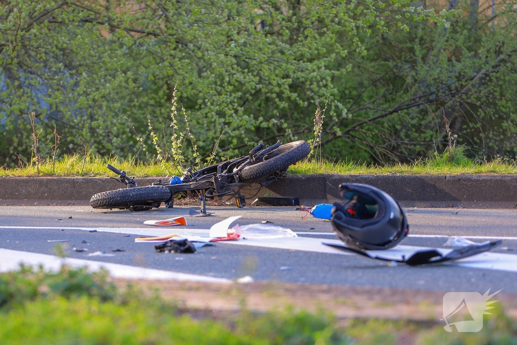 Zware aanrijding tussen motorfiets en fatbike
