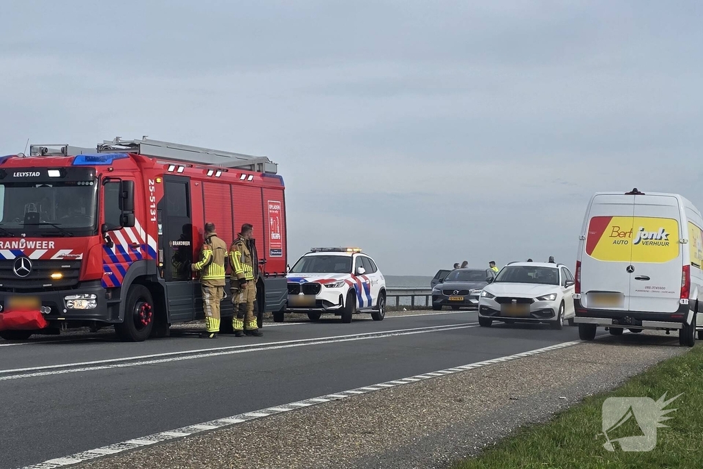 Kopstaartbotsing veroorzaakt schade aan voertuigen