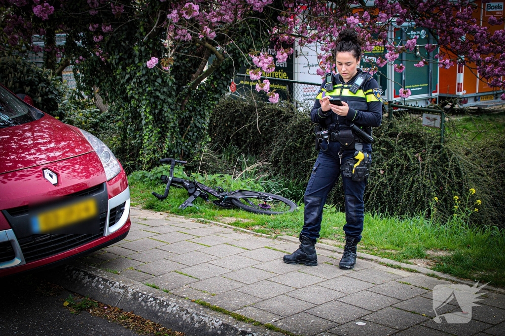 Wielrenner ernstig gewond bij aanrijding met auto
