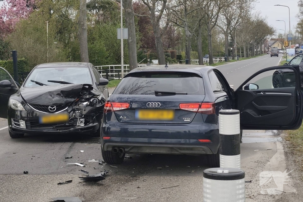 Weg afgesloten na aanrijding