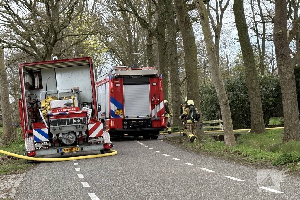 Brand in schoorsteen van woning
