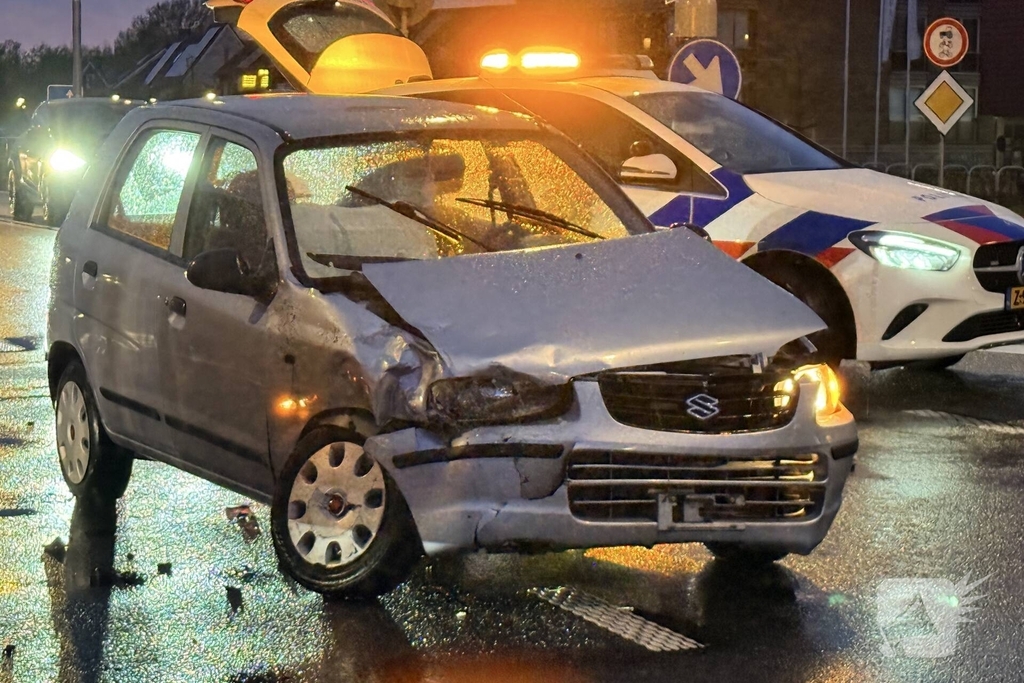 Personeelswagen brandweer betrokken bij ongeval