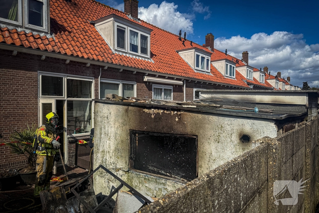 Schuur zwaar beschadigd door brand