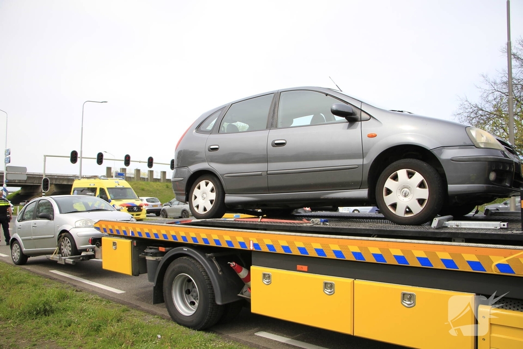 Ongeval met meerdere beschadigde voertuigen