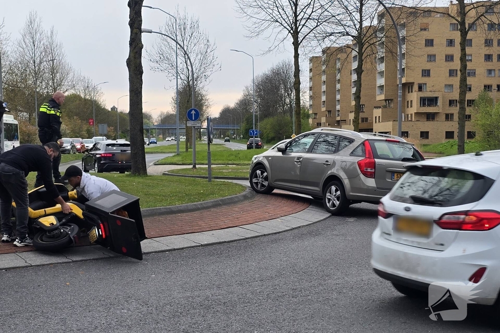 Aanrijding tussen maaltijdbezorger en automobilist