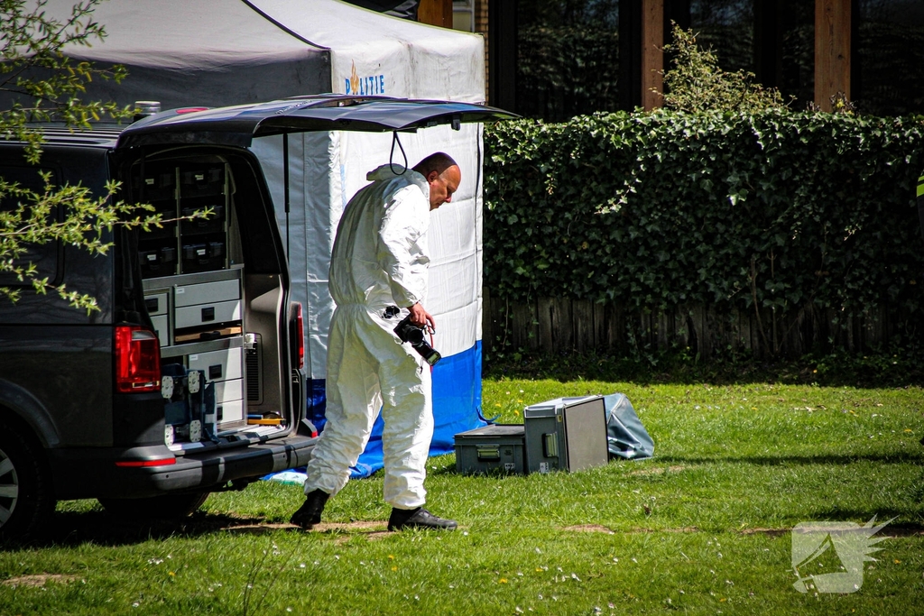 Overleden persoon aangetroffen in sloot