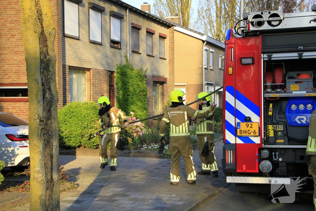 Buitenbrand in Weert zorgt voor schade aan garage