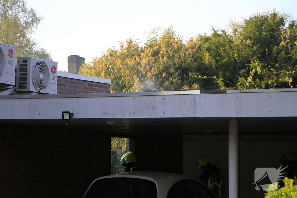 Buitenbrand in Weert zorgt voor schade aan garage