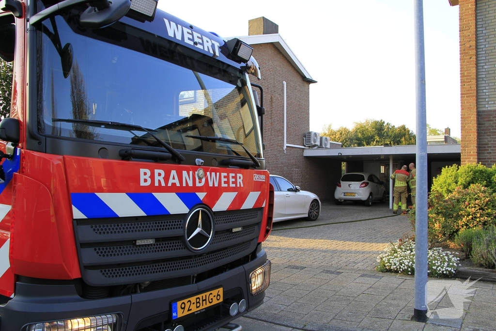 Buitenbrand in Weert zorgt voor schade aan garage