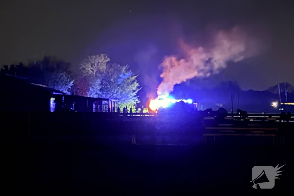 Brand achter paardenmanege geblust