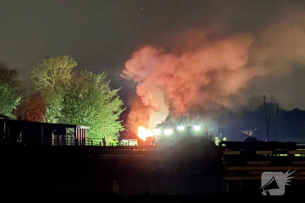 Brand achter paardenmanege geblust