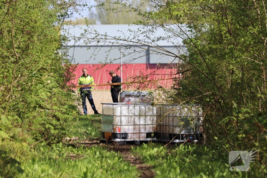 Brandweer onderzoekt drugsafval in bosgebied