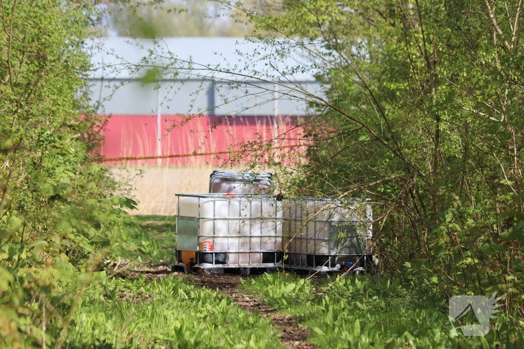 Brandweer onderzoekt drugsafval in bosgebied