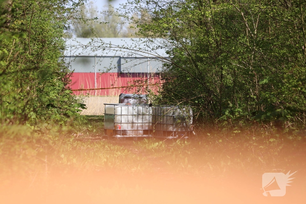 Brandweer onderzoekt drugsafval in bosgebied