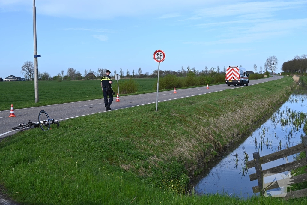 Wielrenner met spoed naar ziekenhuis na botsing