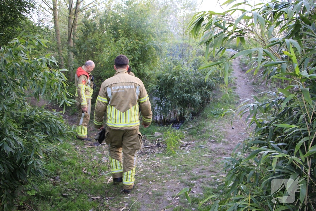 Jeugd ontdekt brand en schakelt hulpdiensten in