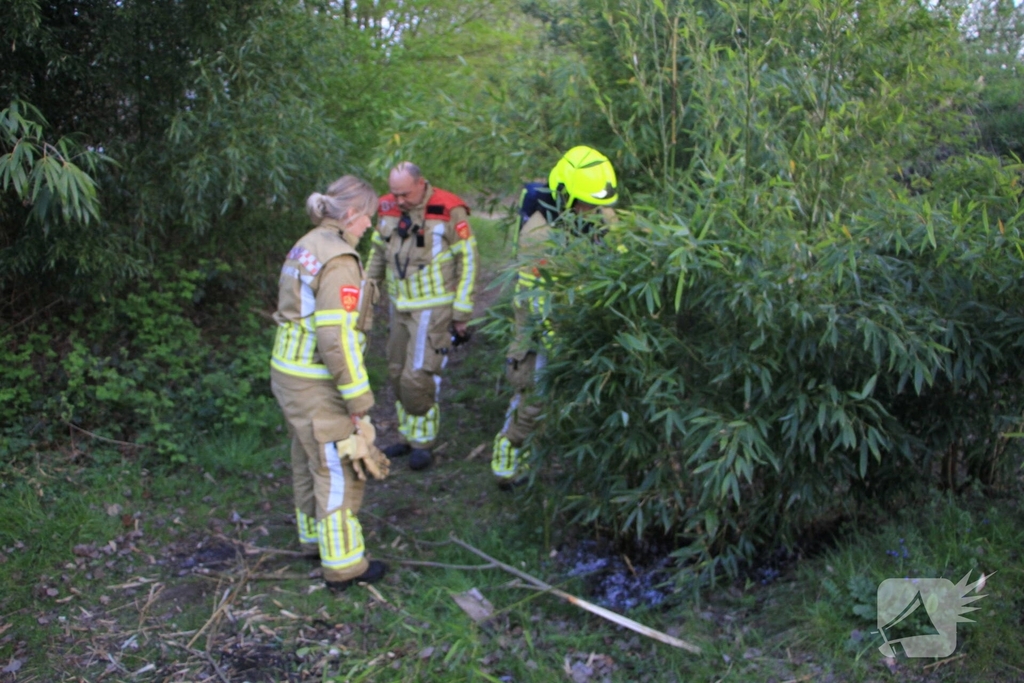 Jeugd ontdekt brand en schakelt hulpdiensten in