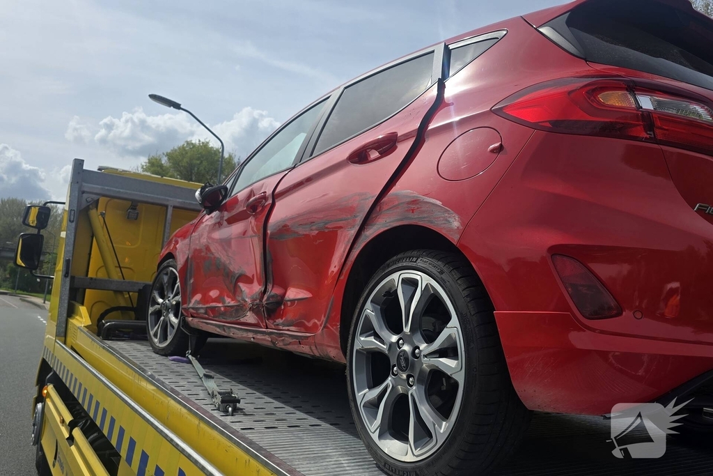 Aanrijding tussen twee automobilisten