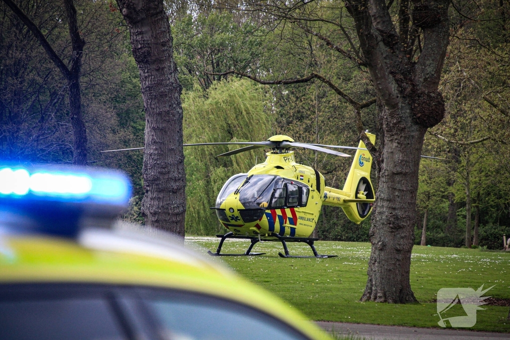 Zware aanrijding tussen fietser en busje