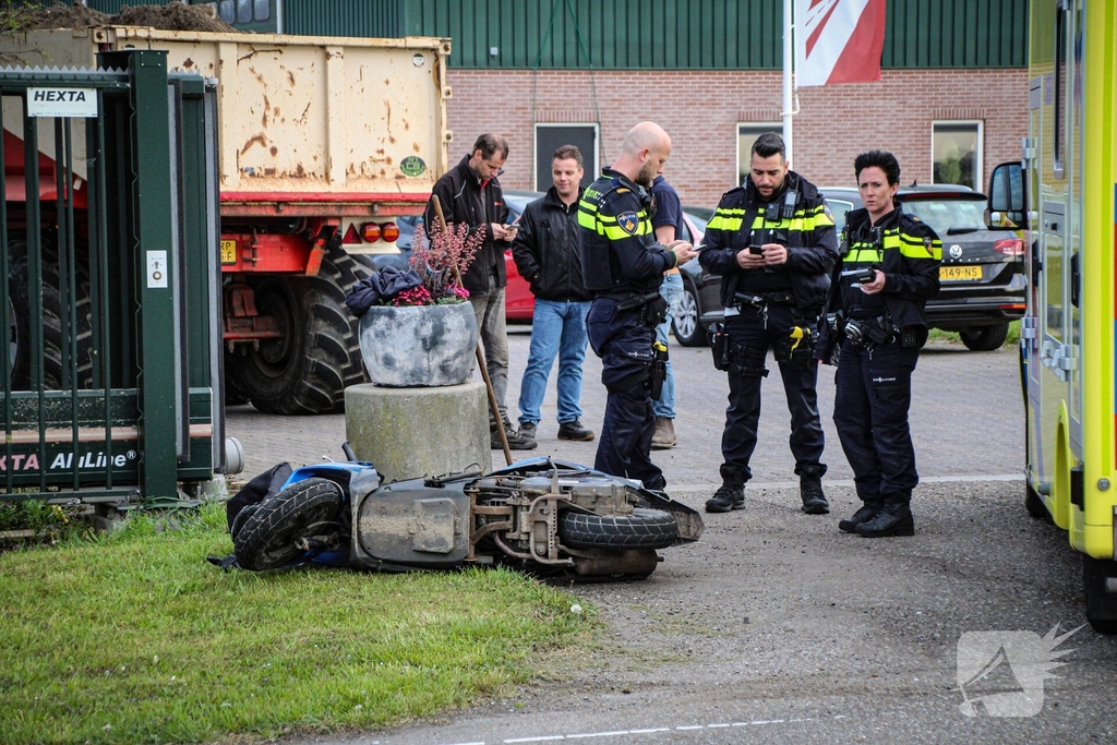 Scooterrijder komt ten val in ongeval