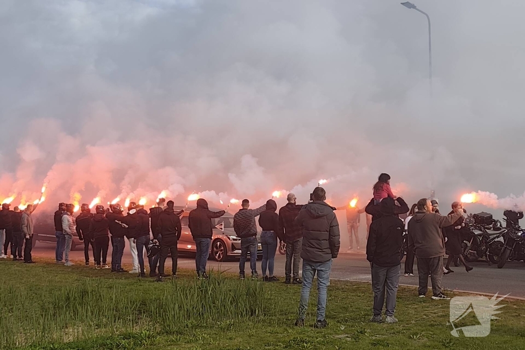 Uitvaart motorrijder trekt veel bezoekers