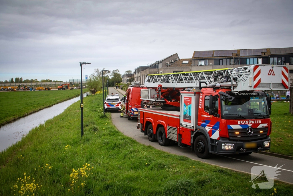 Te water geraakte scootmobiel door omstanders ontdekt