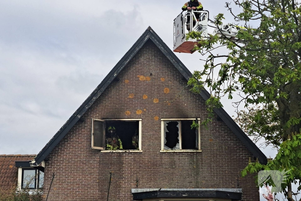 Brand verwoest bovenverdieping woning