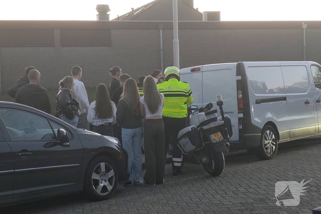 Dader op de vlucht na steekpartij