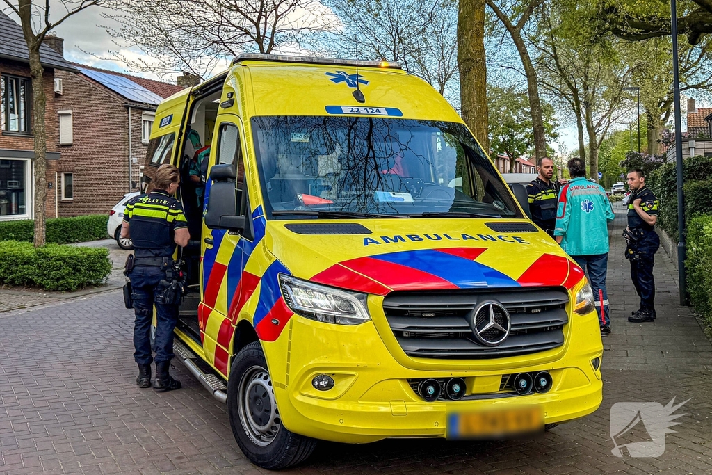 Slachtoffer vlucht woning in en wordt mishandeld