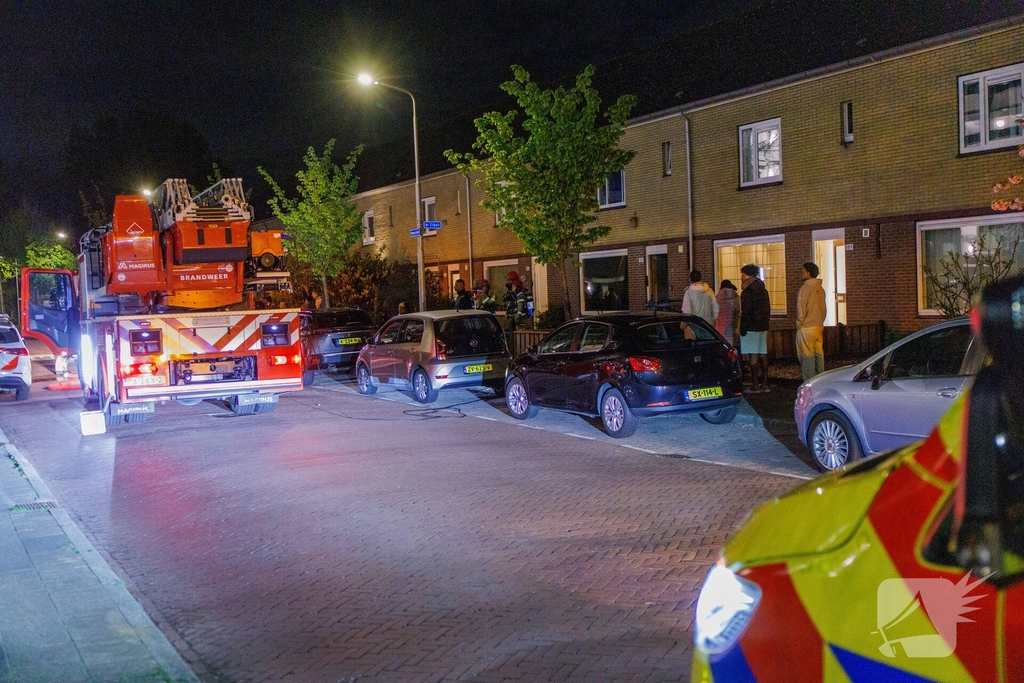 Woningbrand snel onder controle na middelbrand