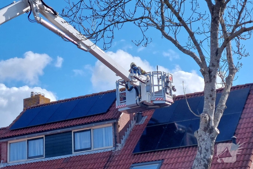 Brand in schoorsteen woning