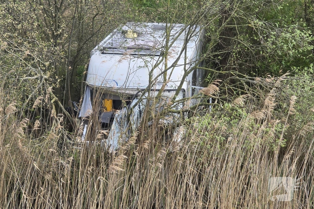 Ernstig ongeval met camper laat twee gewonden achter