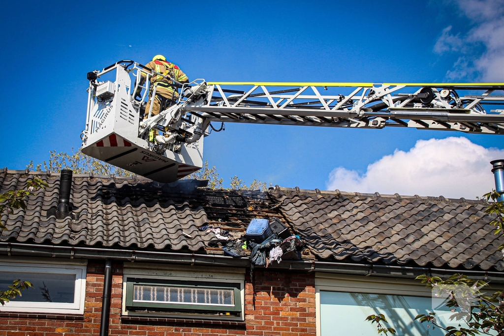 Zolderbrand veroorzaakt flinke schade