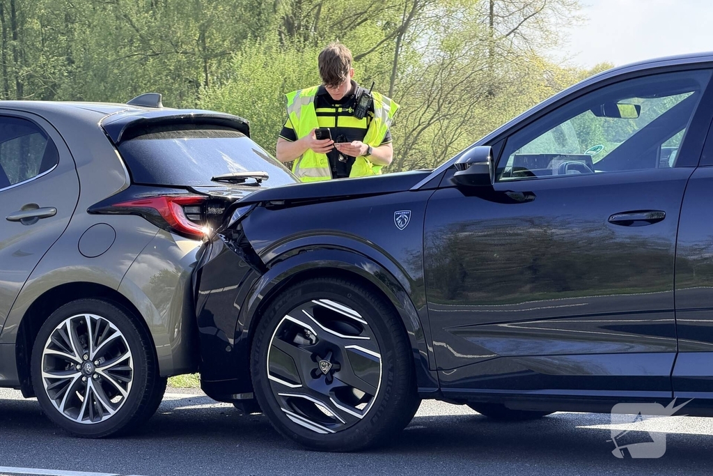 Kopstaart aanrijding leidt tot gewonde