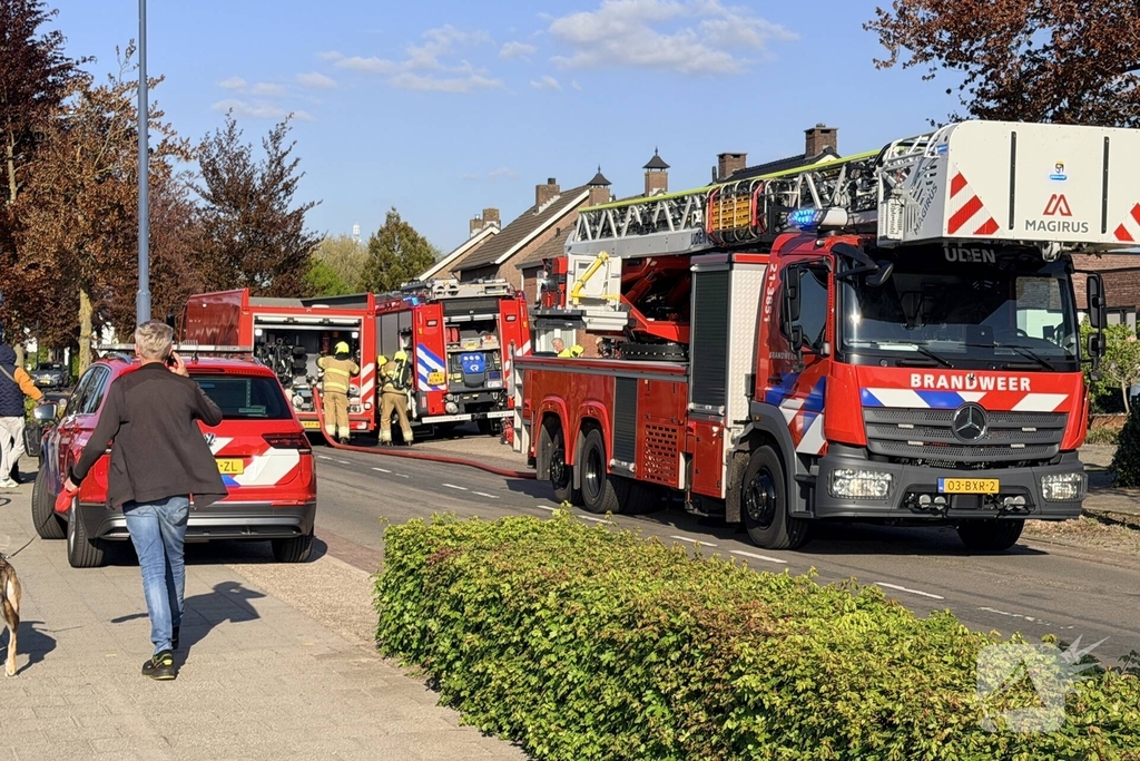 Woningbrand leidt tot afsluiting van straat