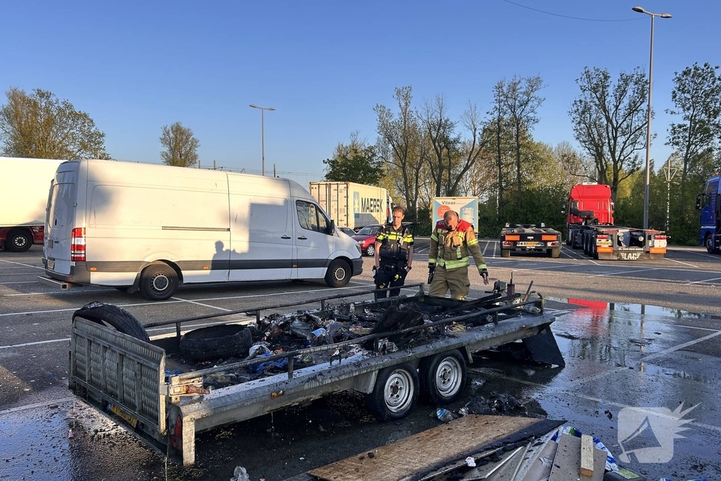 Brand in aanhangwagen geblust