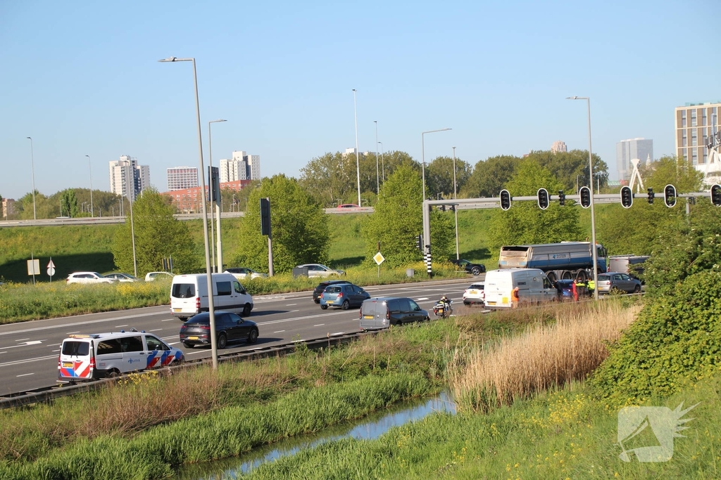 Aanrijding tussen waardetransport en automobilist