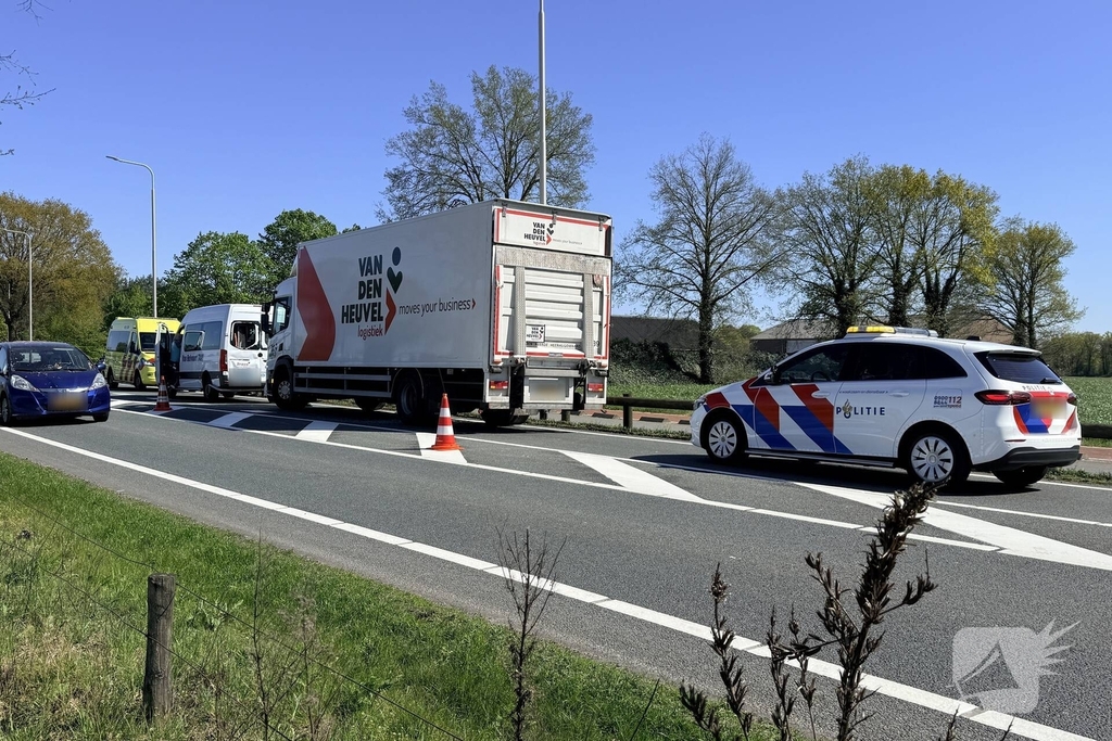 Gewonde nadat vrachtwagen achterop taxibus botst