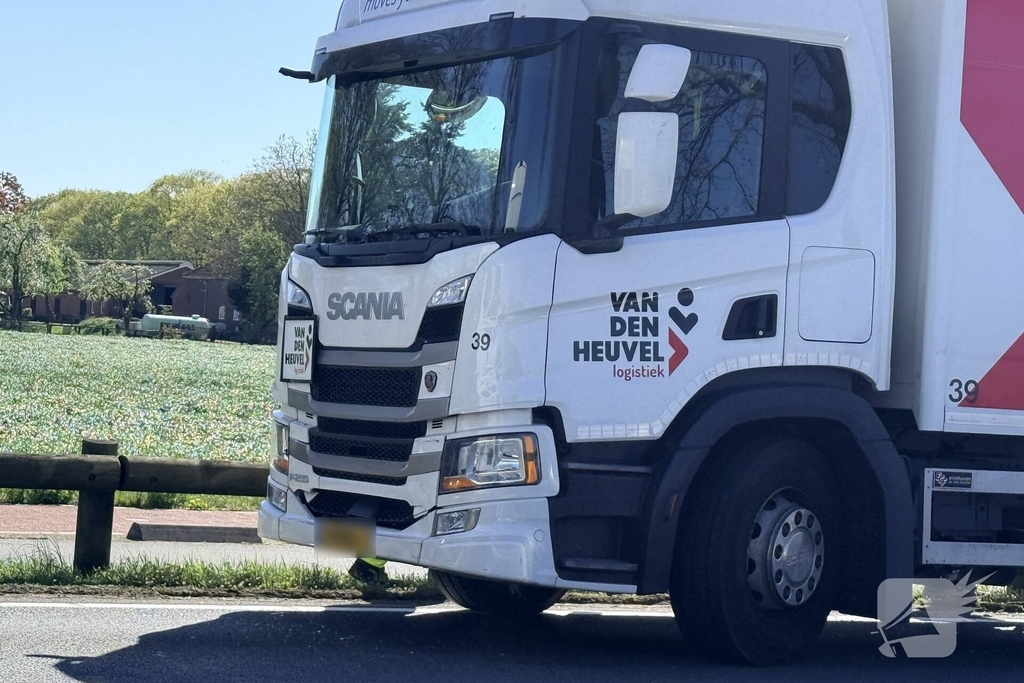 Gewonde nadat vrachtwagen achterop taxibus botst