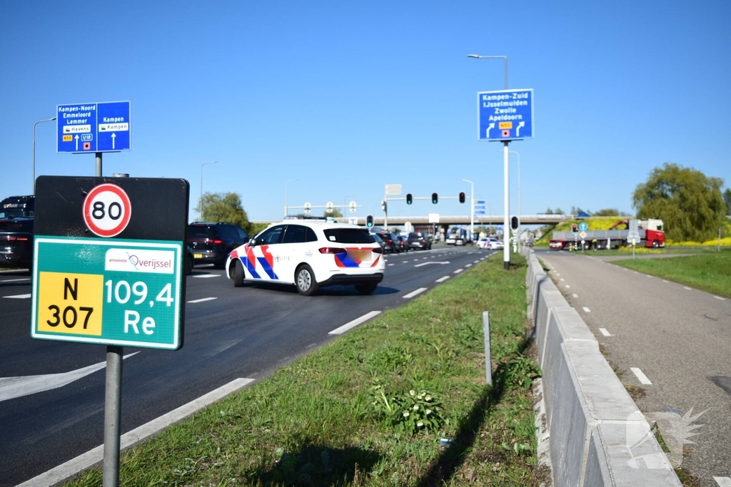 Fietser aangereden door vrachtauto