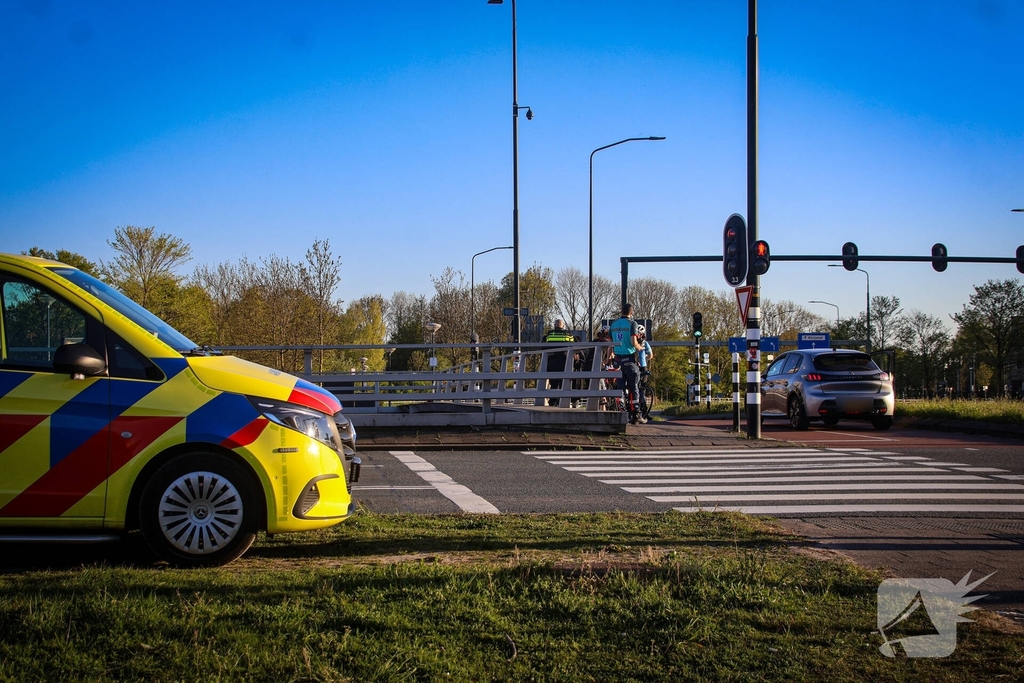 Botsing bij oversteekplaats tussen auto en fietser