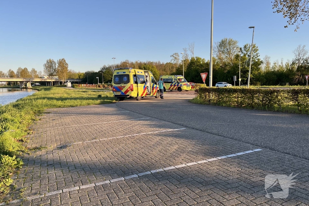 Traumahelikopter landt voor medische bijstand