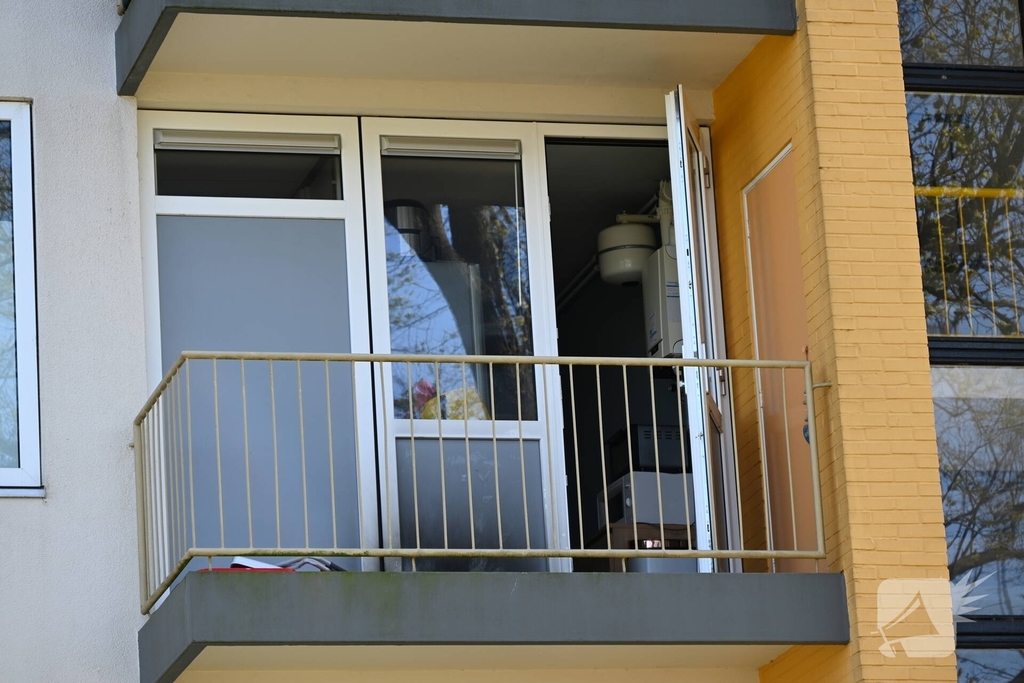 Brand op balkon van portiekwoning