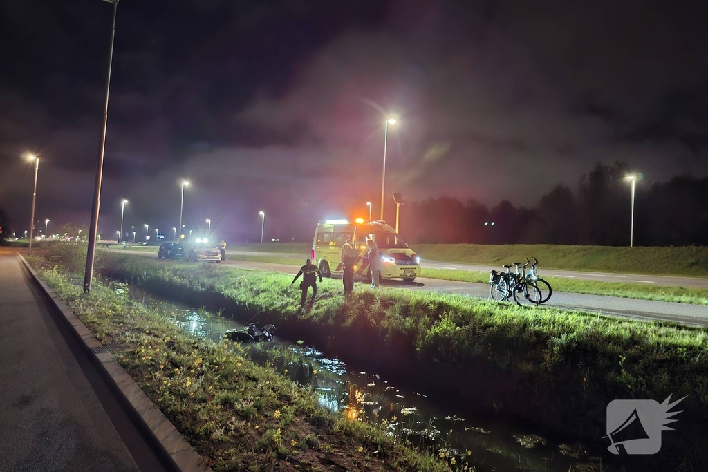 Scootmobiel te water