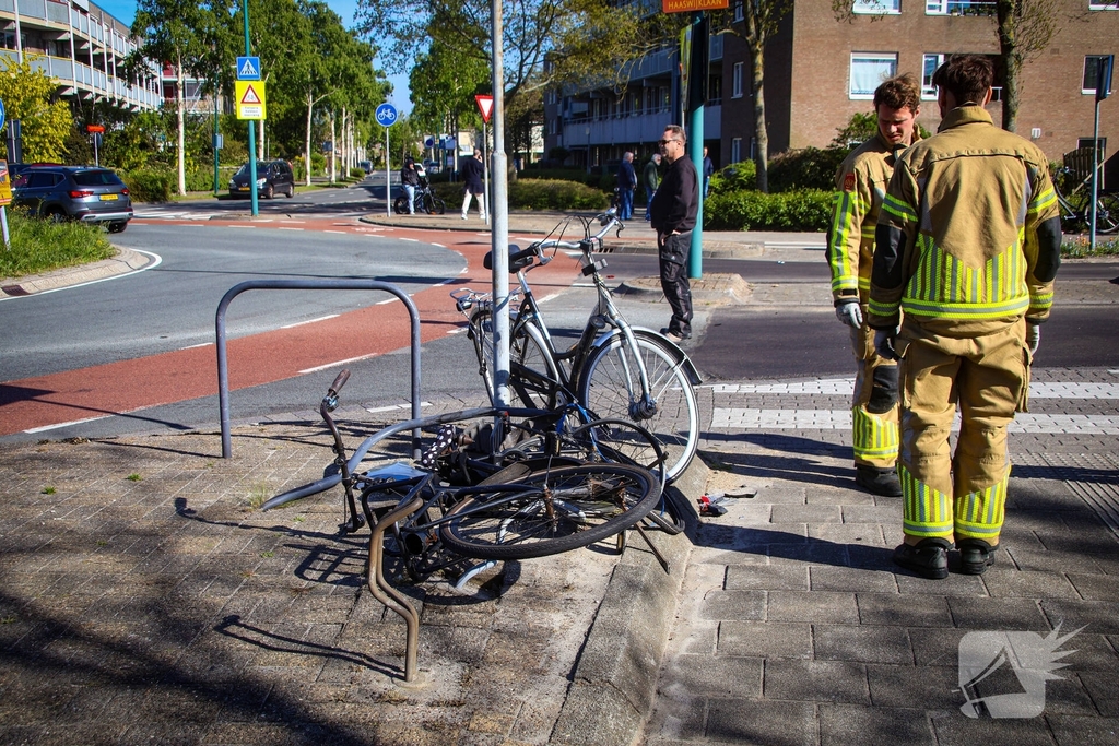 Bizar ongeval op rotonde leidt tot ziekenhuisopname