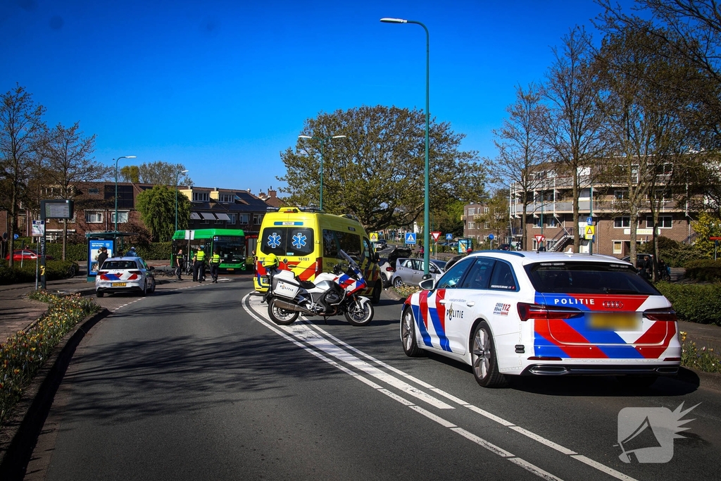Bizar ongeval op rotonde leidt tot ziekenhuisopname