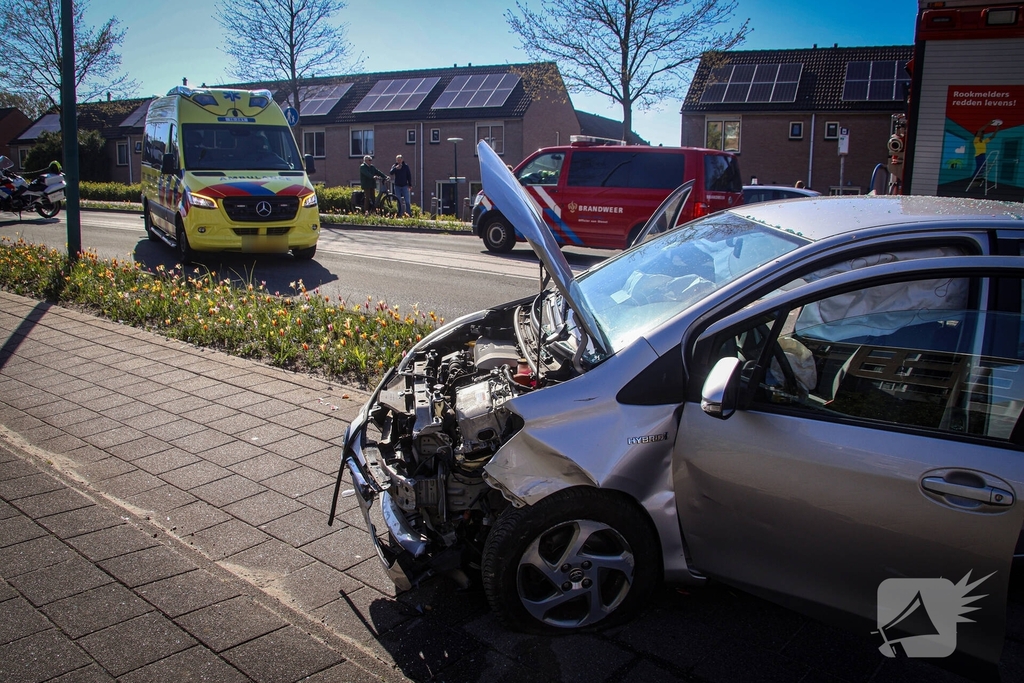 Bizar ongeval op rotonde leidt tot ziekenhuisopname