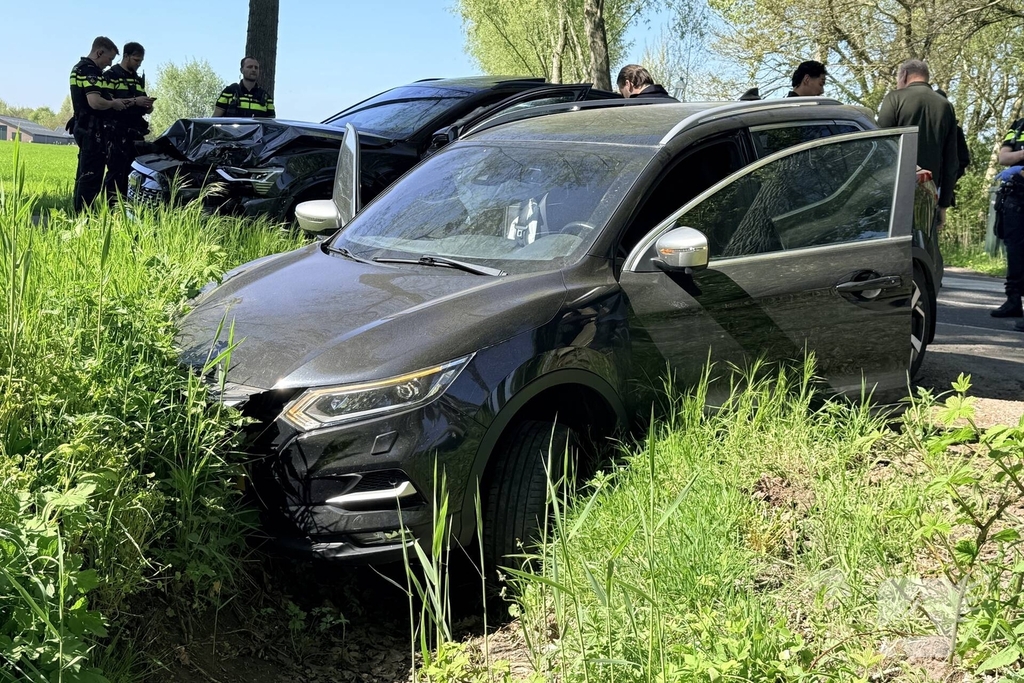 Botsing tussen twee auto's leidt tot gewonde