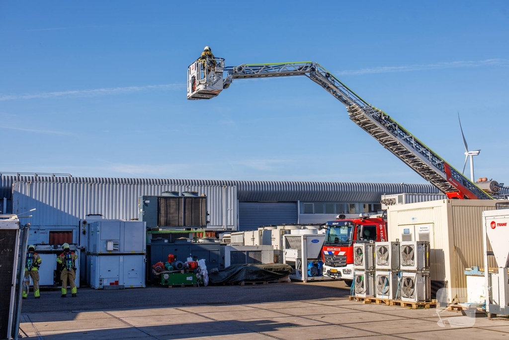 Brand in groot industriepand onder controle