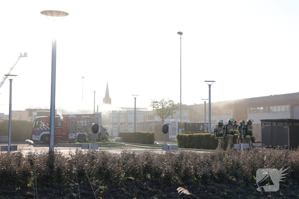 Brand in groot industriepand onder controle